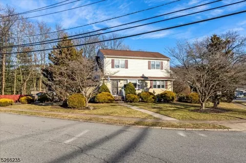 45 Wallace Ln, Woodland Park, NJ 07424