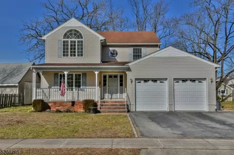211 Lenox Ave, Pompton Lakes, NJ 07442