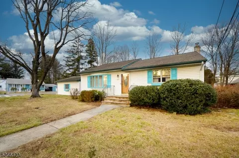 97 Jefferson Ave, Pompton Lakes, NJ 07442