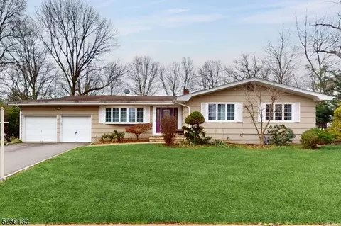17 Timber Rd, Edison, NJ 08820