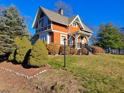 39 Mackenzie Rd, Morristown, NJ 07960
