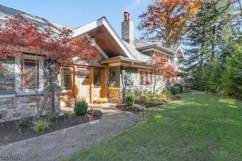 11 Point View Pl, Mountain Lakes, NJ 07046