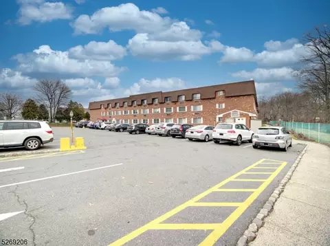 255 Tucker Ave #211, Union, NJ 07083