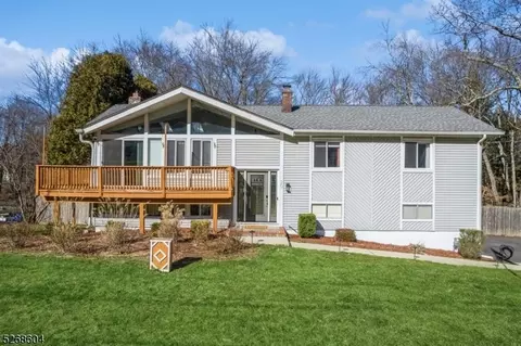 20 Clover Rd, West Milford Twp, NJ 07435