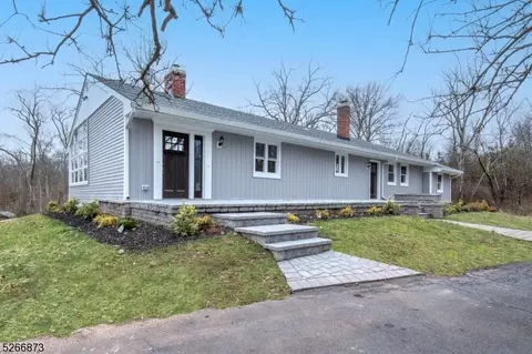 1 Mill End Rd, Readington Twp, NJ 08889