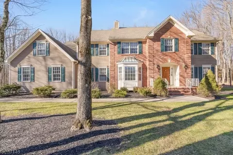 14 Ryan Way, Bridgewater, NJ 08807