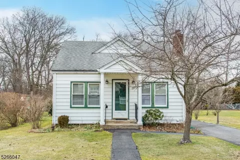 39 New St, Wayne, NJ 07470