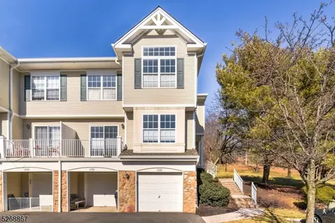 1028 Shadowlawn Dr, Green Brook, NJ 08812