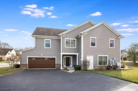 10 Whitney Farm Pl, Morristown, NJ 07960