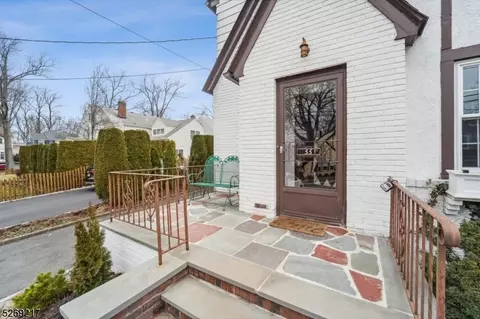 55 Floyd Rd, Verona, NJ 07044