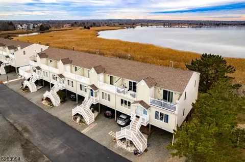 438 E Bay Ave #15, Barnegat, NJ 08005