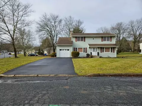 3 Stewart Ln, Flemington, NJ 08822