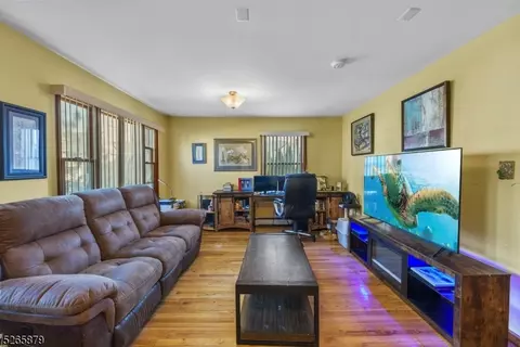 421 Centre St, Nutley, NJ 07110 photo 9