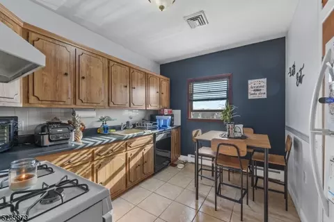 421 Centre St, Nutley, NJ 07110 photo 33
