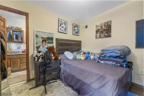 421 Centre St, Nutley, NJ 07110 photo 18