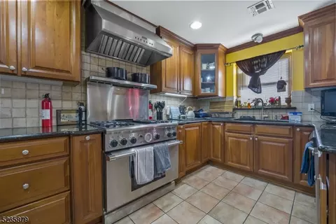 421 Centre St, Nutley, NJ 07110 photo 17