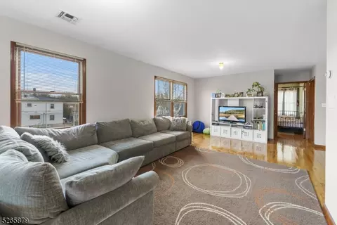 421 Centre St, Nutley, NJ 07110 photo 2