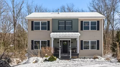 6 Butlers Park Rd, Washington, NJ 07882