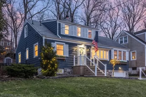 48 Hillside Ave, Caldwell, NJ 07006