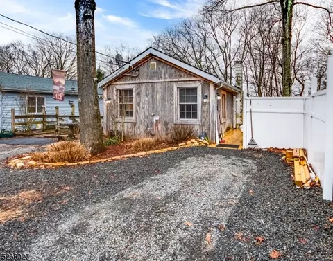 612 Brooklyn Mountain Rd, Hopatcong, NJ 07843