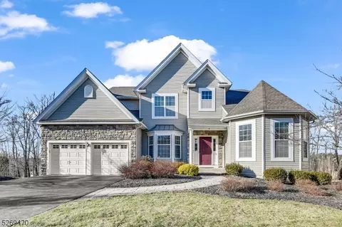 8 George St, Mount Olive, NJ 07828