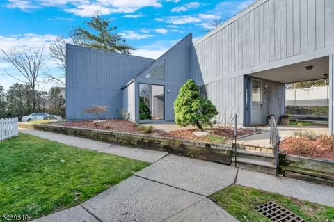 684 Irvington Ave #2, Maplewood, NJ 07040