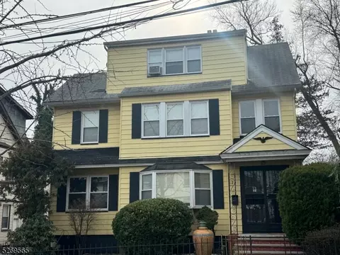 72 Grumman Ave, Newark, NJ 07112
