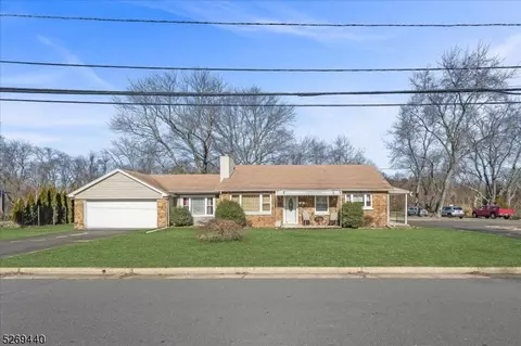 831 Huff Ave, Manville, NJ 08835