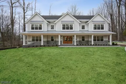 5 Dogwood Dr, Chester Twp, NJ 07930