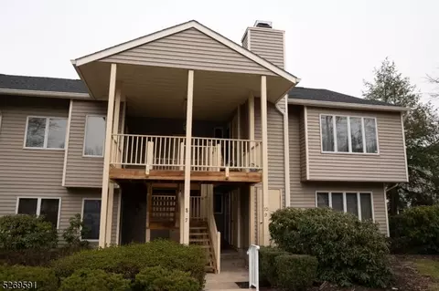 9 Westchester Ter, Annandale, NJ 08801