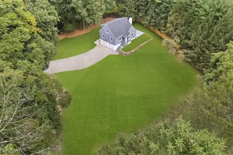 6 Estler Ln, Boonton, NJ 07005