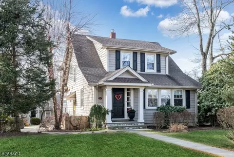 46 E Summit Ave, Midland Park, NJ 07432