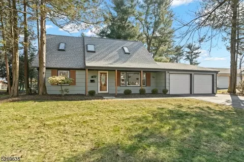 13 Lilac Ln, Franklin Twp, NJ 08873