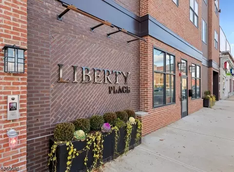 660 Bloomfield Ave #202, Bloomfield, NJ 07003