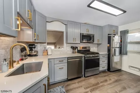 11 Duncan Ln, Rockaway, NJ 07866