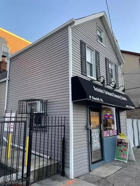 9 Smith St, Elizabeth, NJ 07201
