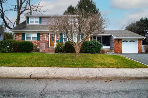 55 Water St, Woodbridge Twp, NJ 07067
