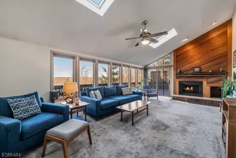 214 Sussex Ave, Newton, NJ 07860