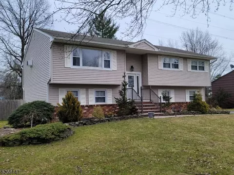 14 Arnold Dr, Parsippany-troy Hills Twp, NJ 07054