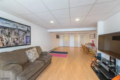 62 Algonquin Trl, Wayne, NJ 07470 photo 24