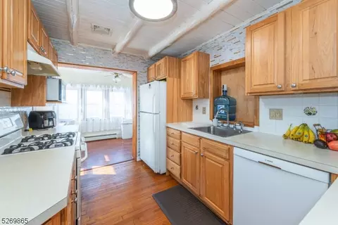 62 Algonquin Trl, Wayne, NJ 07470 photo 9