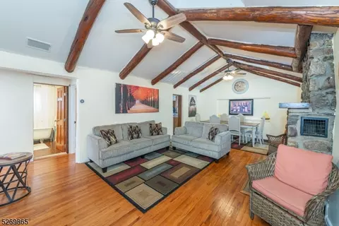 62 Algonquin Trl, Wayne, NJ 07470 photo 5