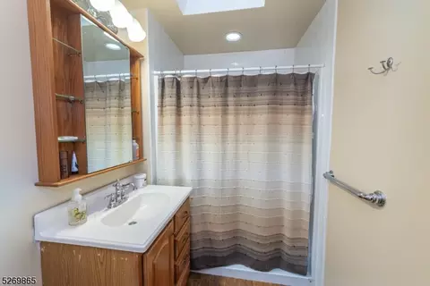 62 Algonquin Trl, Wayne, NJ 07470 photo 21