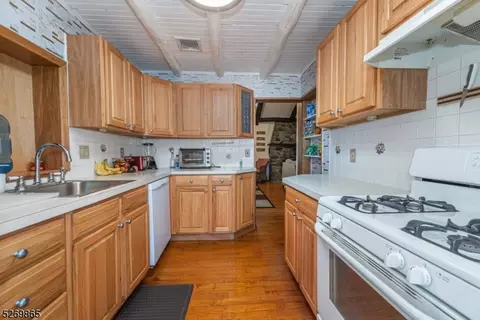 62 Algonquin Trl, Wayne, NJ 07470 photo 11