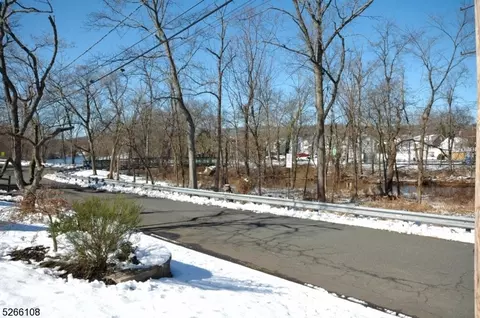 180 Oak Dr, Middlesex, NJ 08846 photo 25