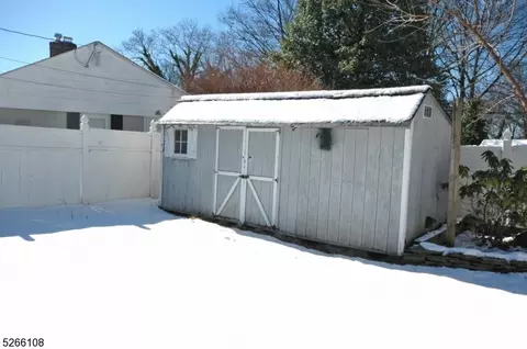180 Oak Dr, Middlesex, NJ 08846 photo 19