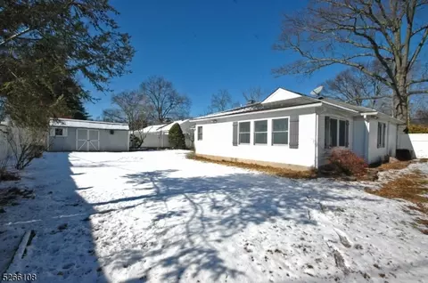 180 Oak Dr, Middlesex, NJ 08846 photo 22
