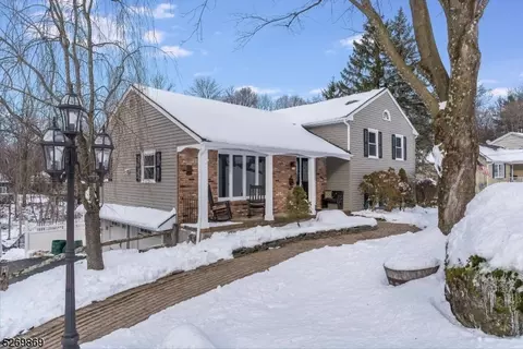 12 Valley View Trl, Sparta, NJ 07871