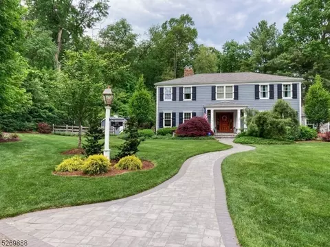 581 Miller Rd, Wyckoff, NJ 07481