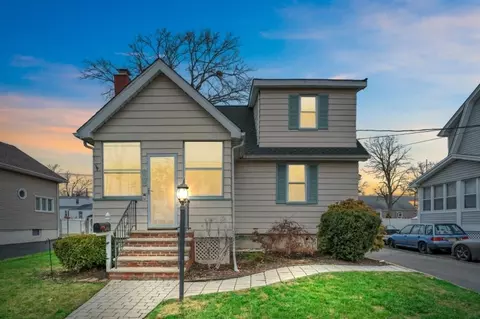 668 Richfield Ave, Kenilworth, NJ 07033